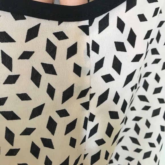 🤑FREE w/ purchase! Diamond Print Camisole - Picture 11 of 16